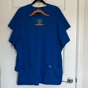 Cherokee Workwear Women’s V-Neck Solid Scrub Top (Set of 2)